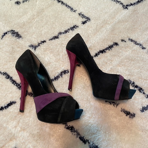 Guess Multicolor Suede Heels - Picture 2 of 4